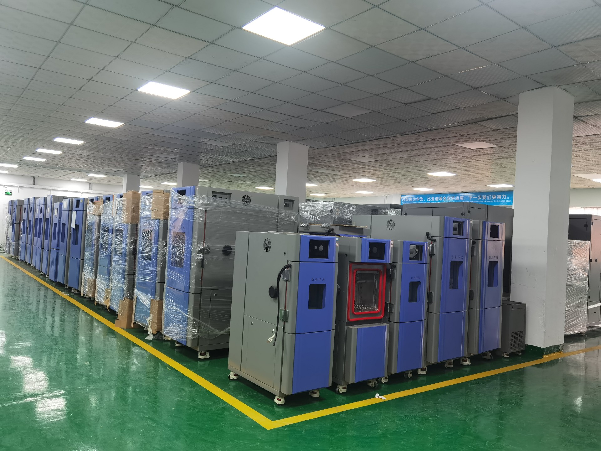 高低溫濕熱試驗箱結構解析和高低溫試驗箱技術分析